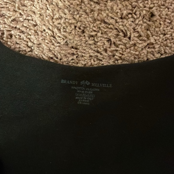 Brandy Melville CHARLIZE TOP *BLACK* - Picture 3 of 4